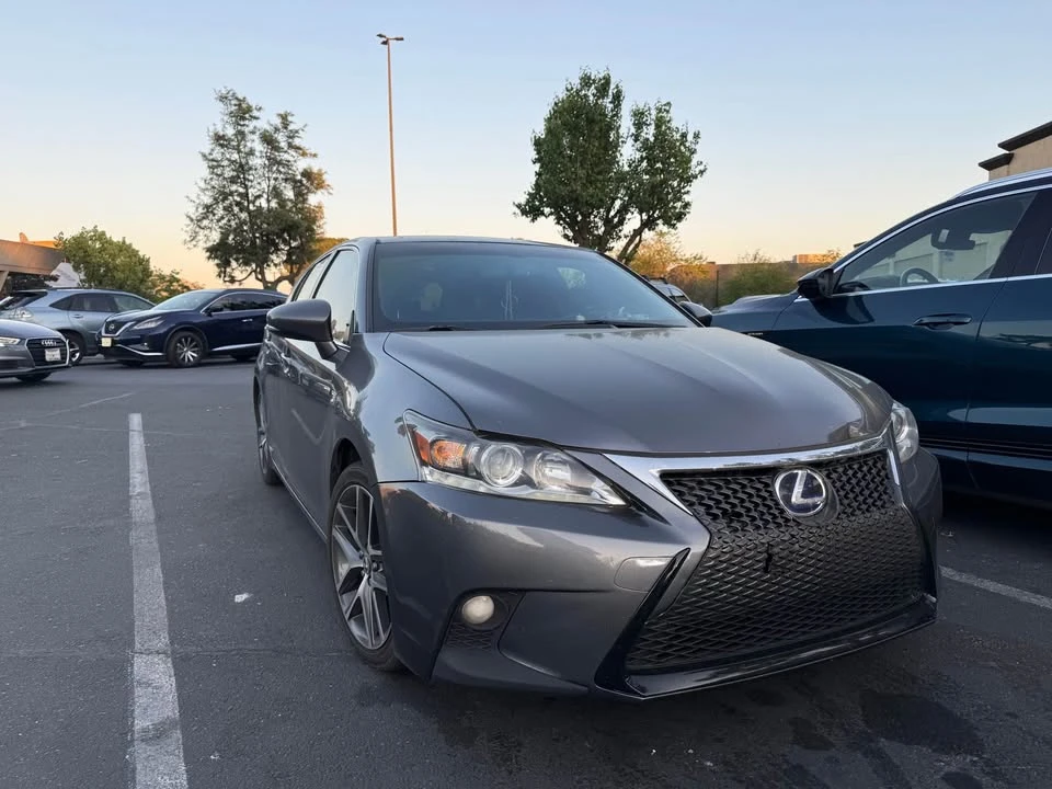 2015 Lexus CT - Image 2 of 6