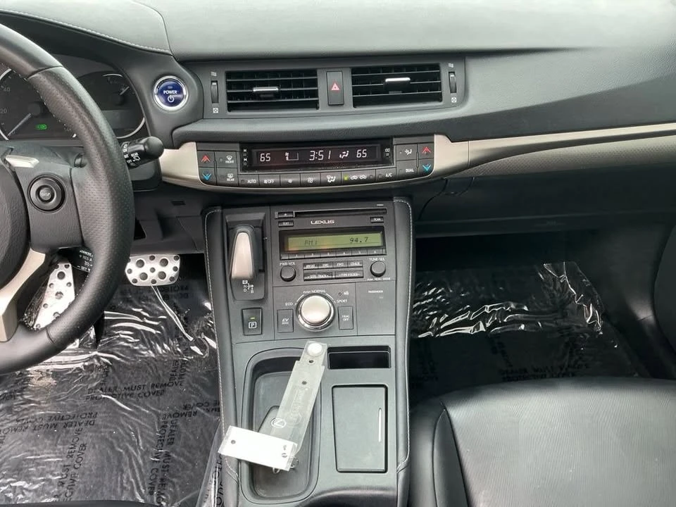 2015 Lexus CT - Image 15 of 18