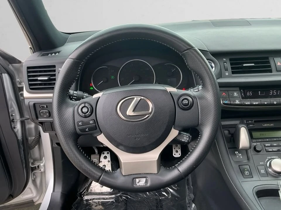 2015 Lexus CT - Image 12 of 18