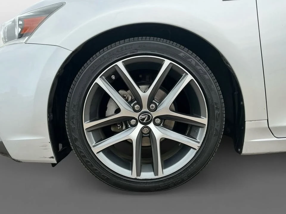 2015 Lexus CT - Image 10 of 18