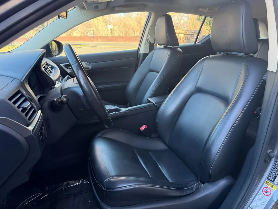 2015 Lexus CT - Image 9 of 20