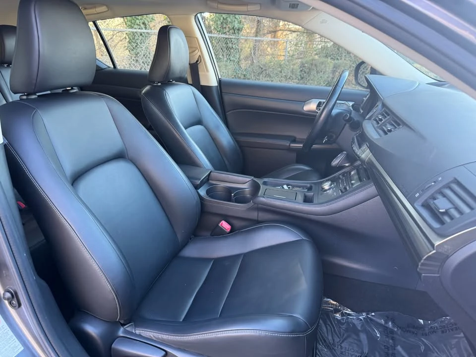 2015 Lexus CT - Image 11 of 20