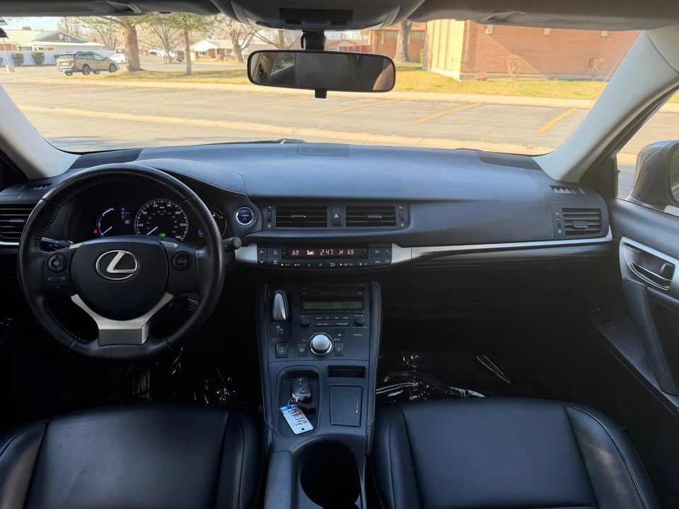 2015 Lexus CT - Image 12 of 20