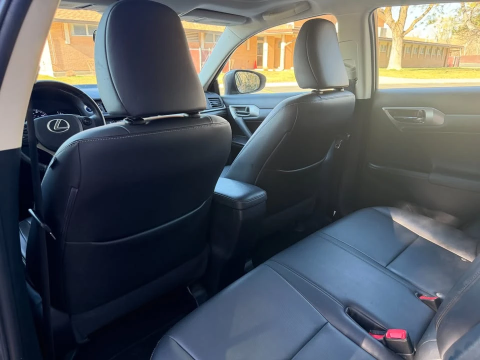 2015 Lexus CT - Image 19 of 20