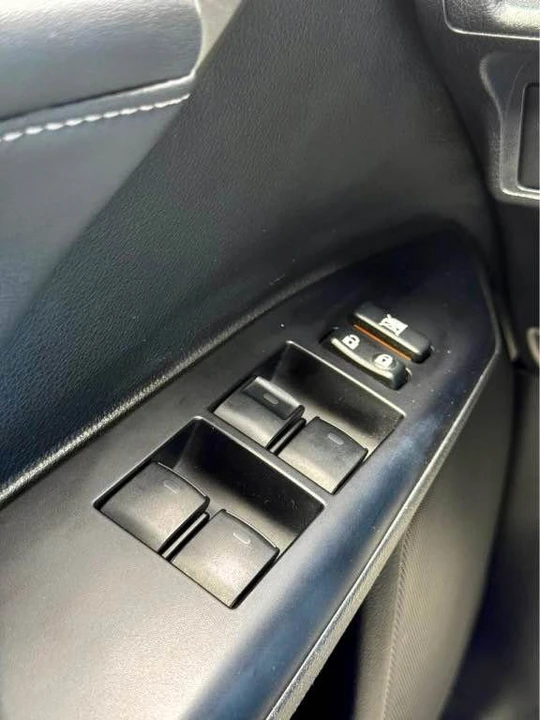 2015 Lexus CT - Image 9 of 13