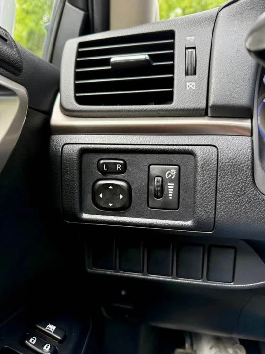2015 Lexus CT - Image 10 of 13