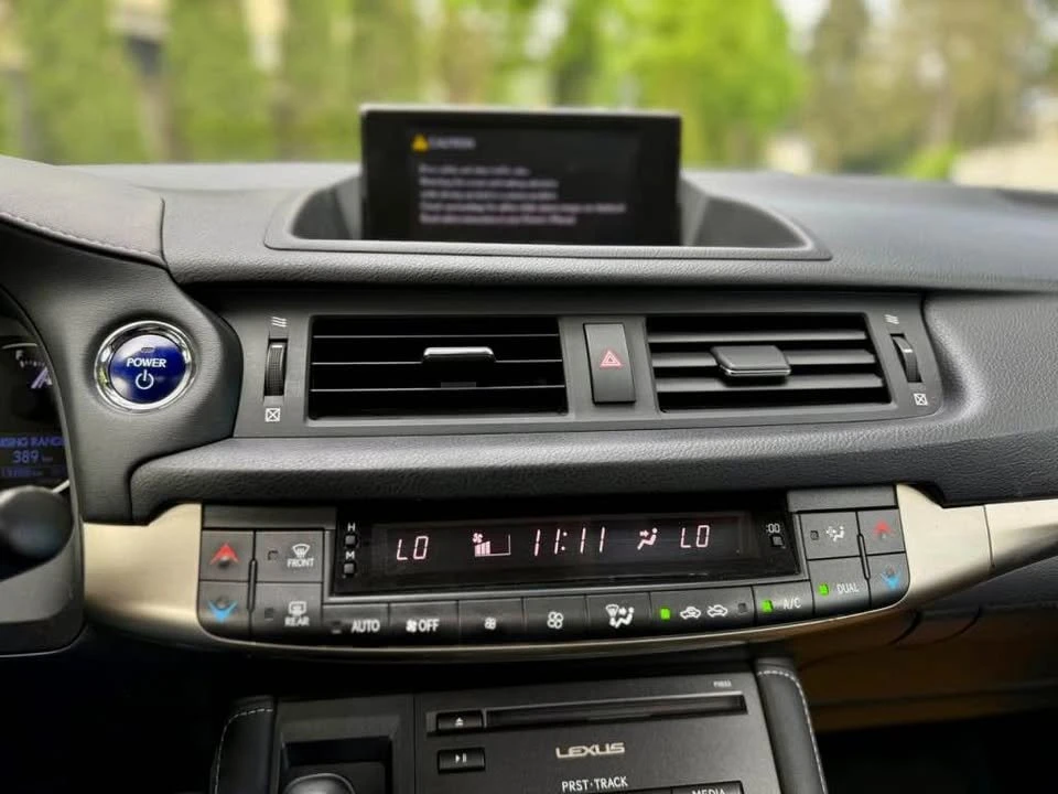 2015 Lexus CT - Image 8 of 13