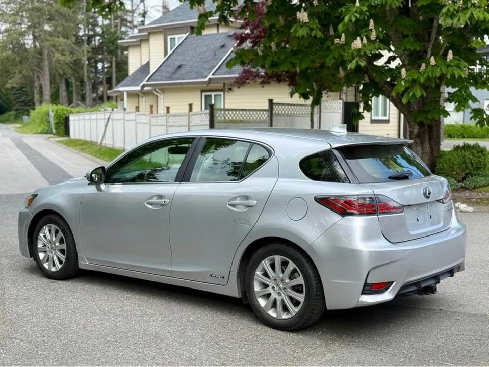 2015 Lexus CT - Image 12 of 13