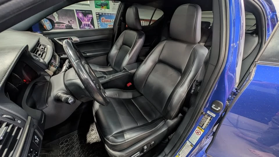 2015 Lexus CT - Image 17 of 20