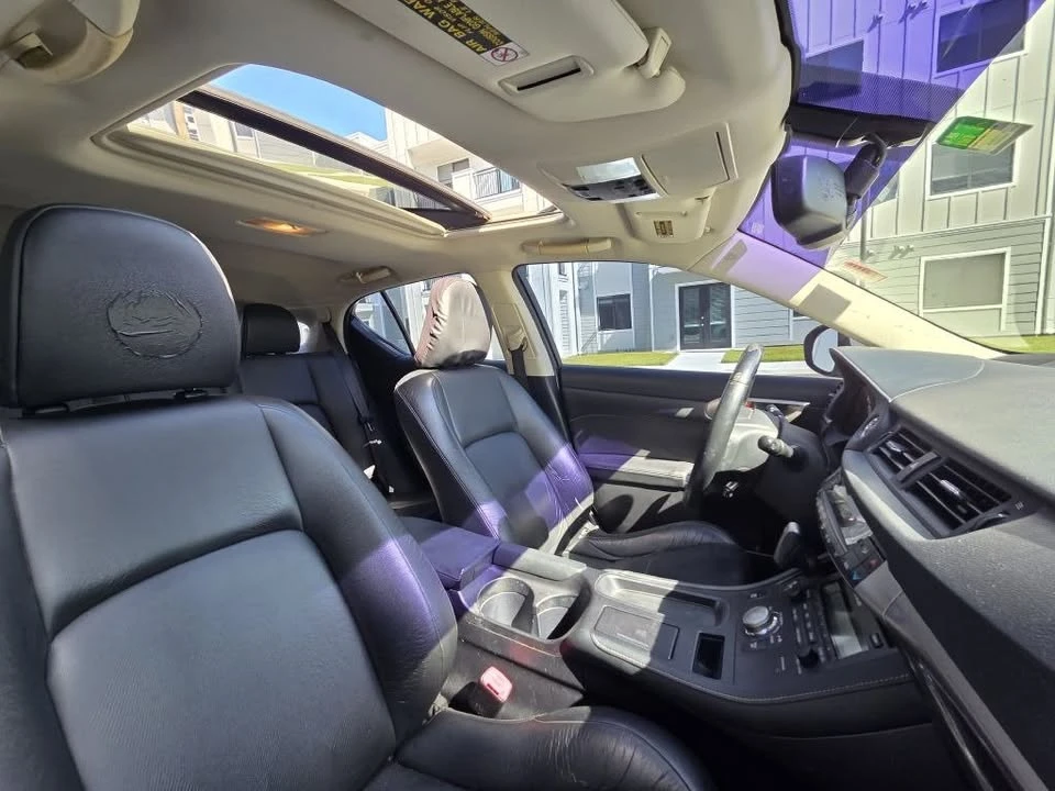 2015 Lexus CT - Image 11 of 20