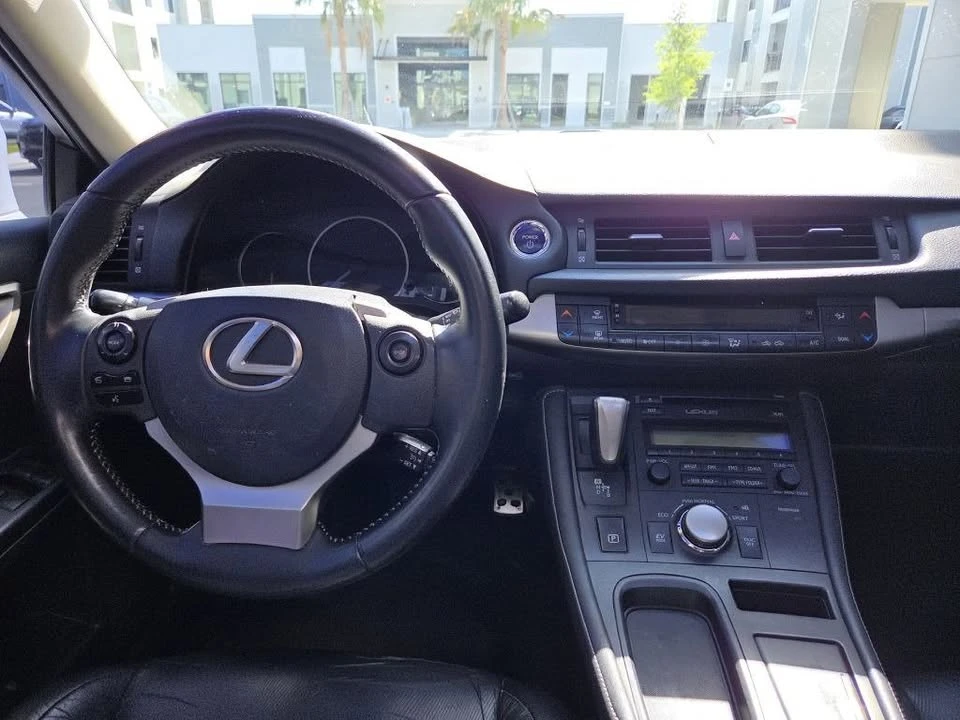 2015 Lexus CT - Image 14 of 20