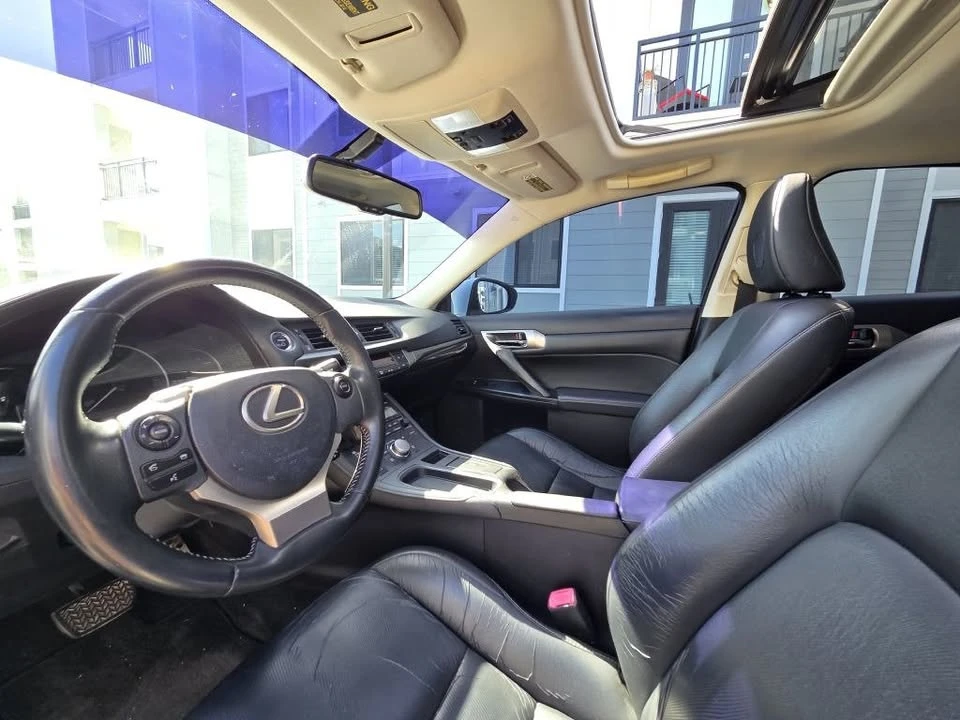 2015 Lexus CT - Image 10 of 20