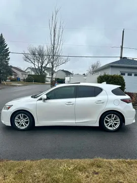 2015 Lexus CT - Image 2 of 11