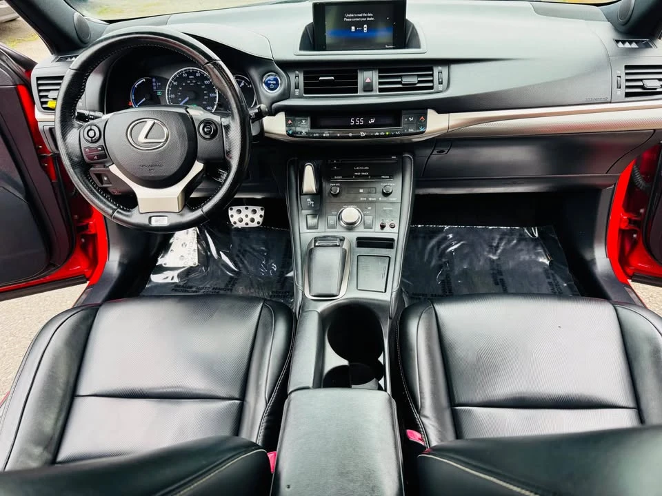 2015 Lexus CT - Image 12 of 15