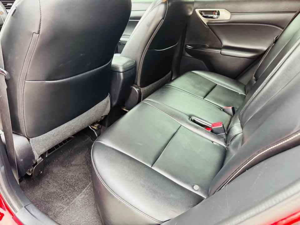2015 Lexus CT - Image 9 of 15