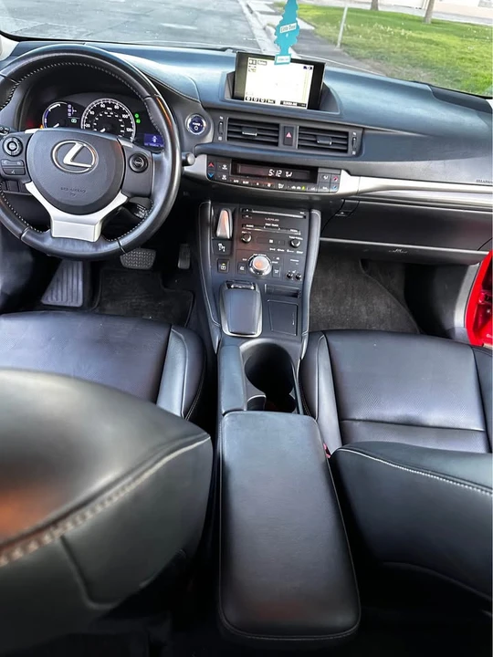 2015 Lexus CT - Image 5 of 7