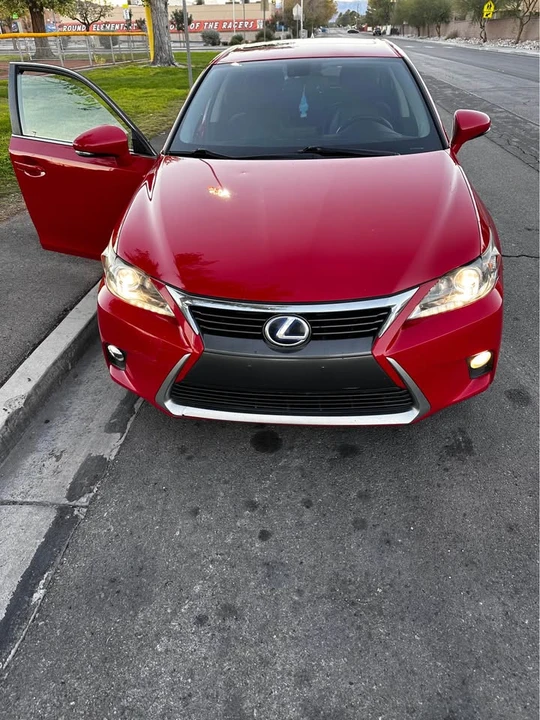2015 Lexus CT - Image 2 of 7