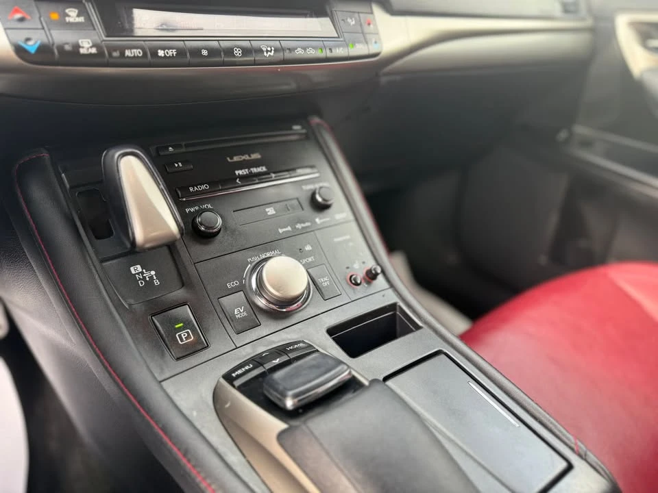 2015 Lexus CT - Image 15 of 19