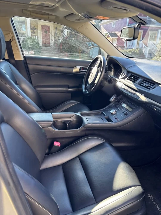 2015 Lexus CT - Image 10 of 12
