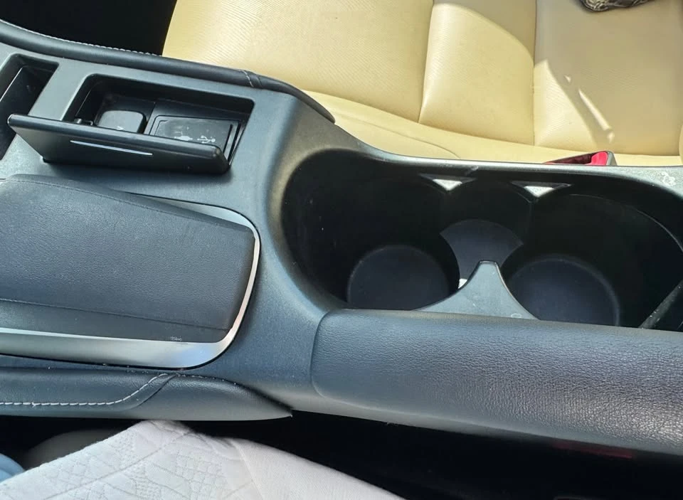 2015 Lexus CT - Image 14 of 19
