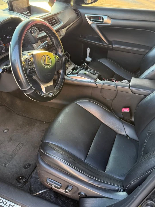 2015 Lexus CT - Image 9 of 10