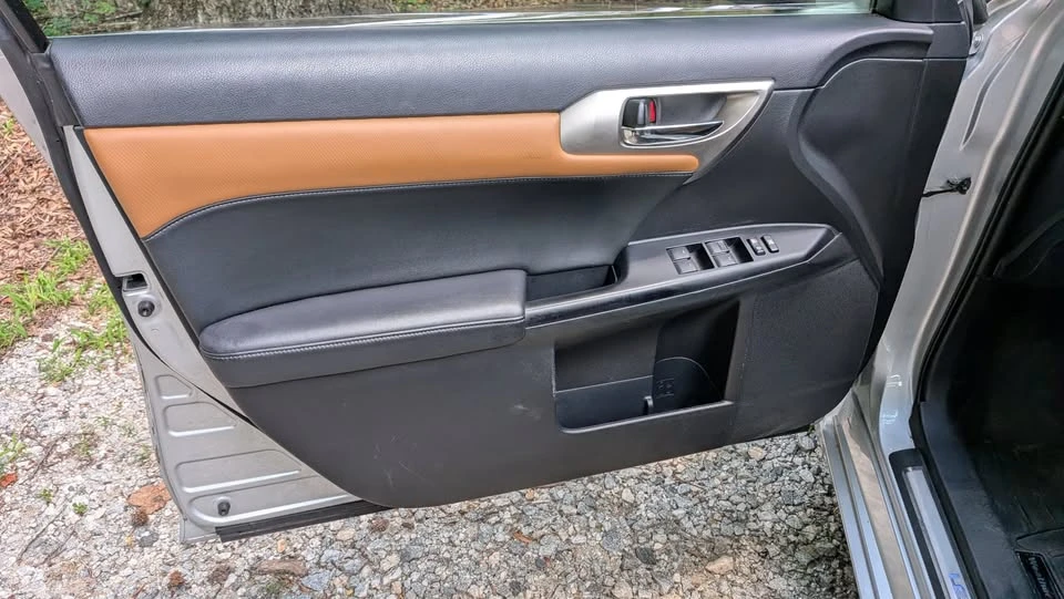 2015 Lexus CT - Image 16 of 21