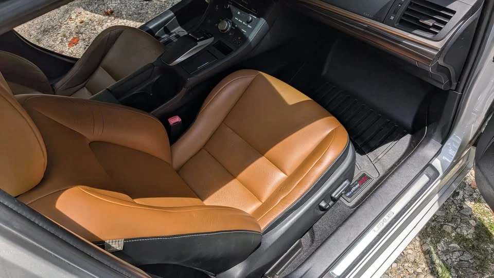 2015 Lexus CT - Image 20 of 21