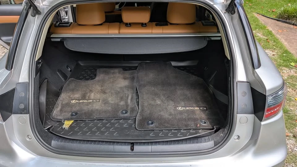 2015 Lexus CT - Image 18 of 21