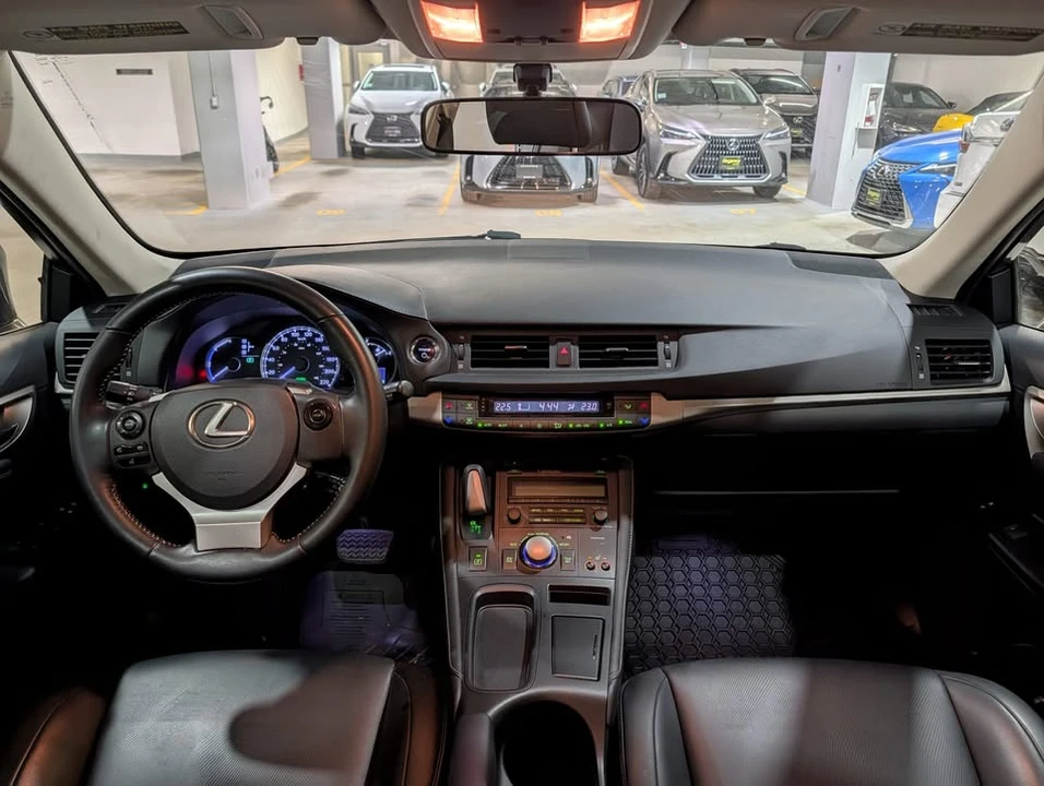 2015 Lexus CT - Image 4 of 5