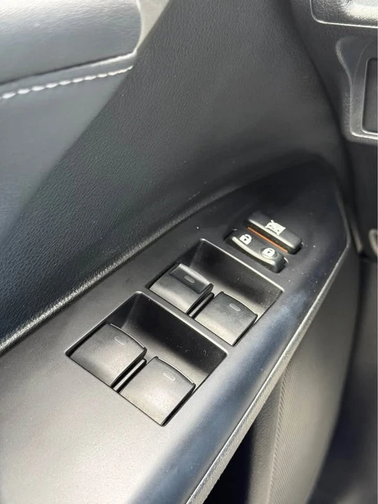 2015 Lexus CT - Image 14 of 18