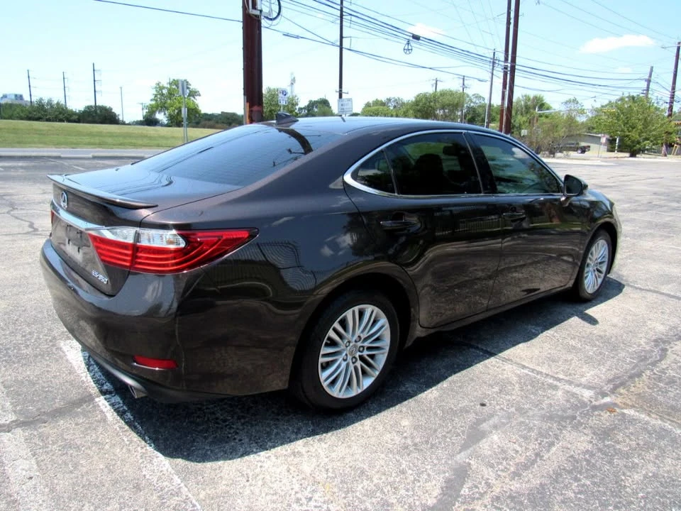 2015 Lexus ES 6th Gen - Image 5 of 19