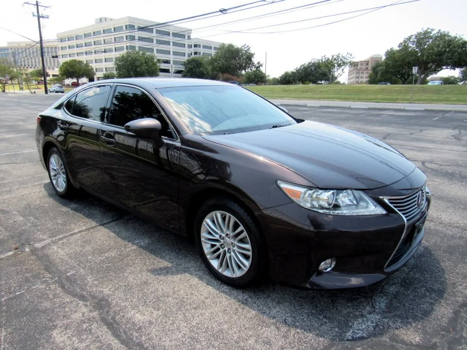2015 Lexus ES 6th Gen - Image 3 of 19