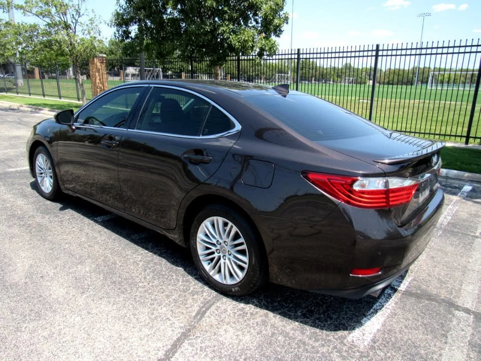 2015 Lexus ES 6th Gen - Image 7 of 19