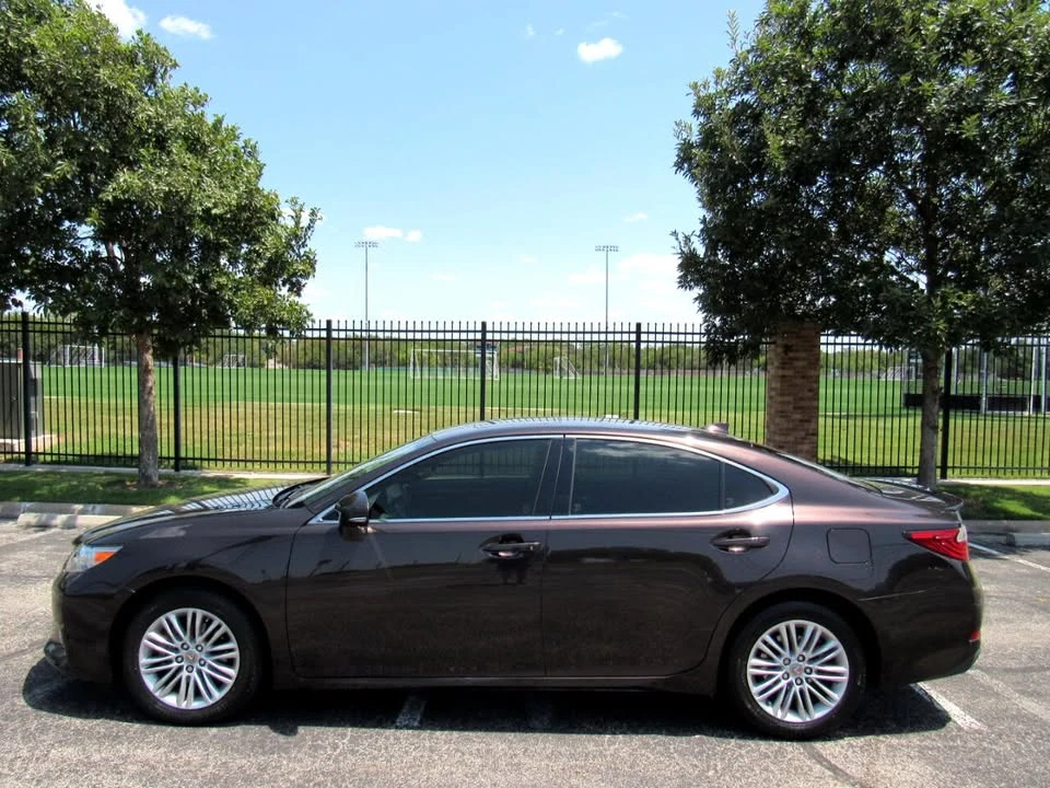 2015 Lexus ES 6th Gen - Image 8 of 19