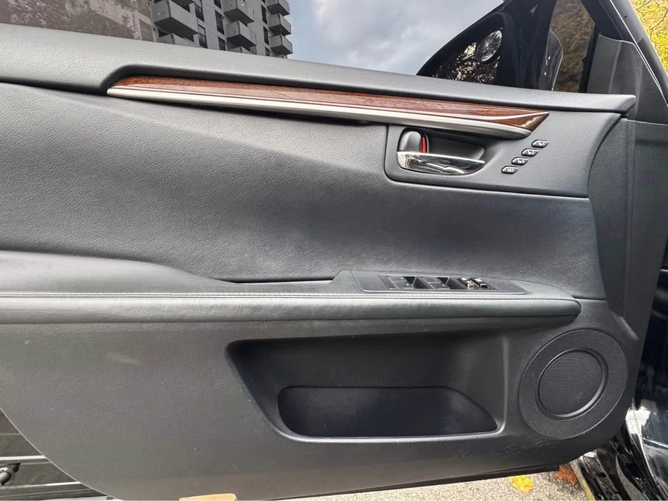 2015 Lexus ES 6th Gen - Image 12 of 15
