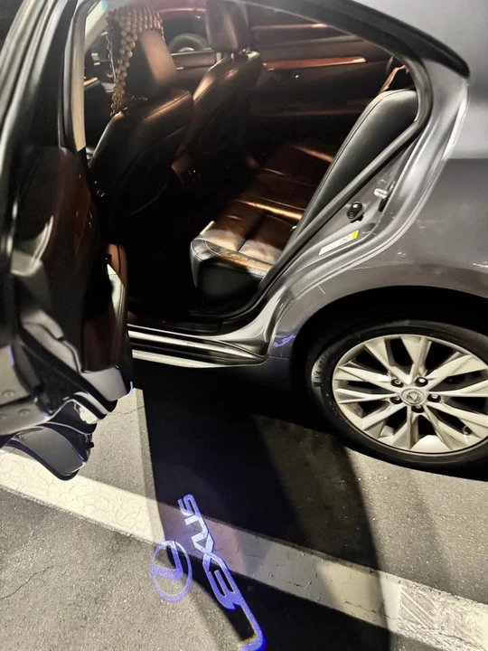 2015 Lexus ES 6th Gen - Image 8 of 10
