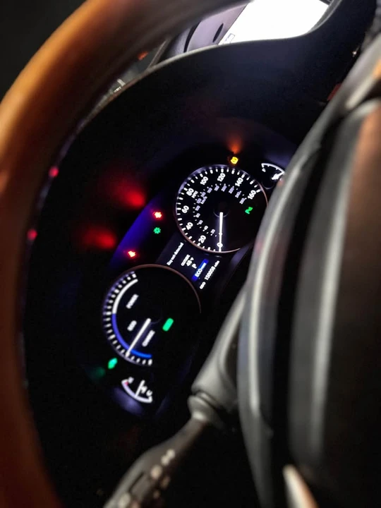 2015 Lexus ES 6th Gen - Image 6 of 10
