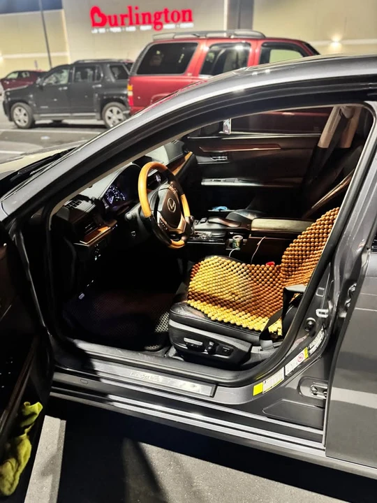 2015 Lexus ES 6th Gen - Image 4 of 10