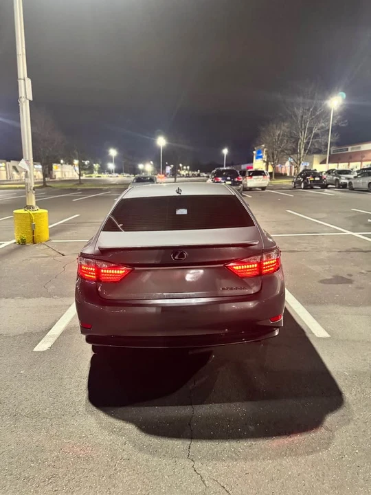 2015 Lexus ES 6th Gen - Image 3 of 10