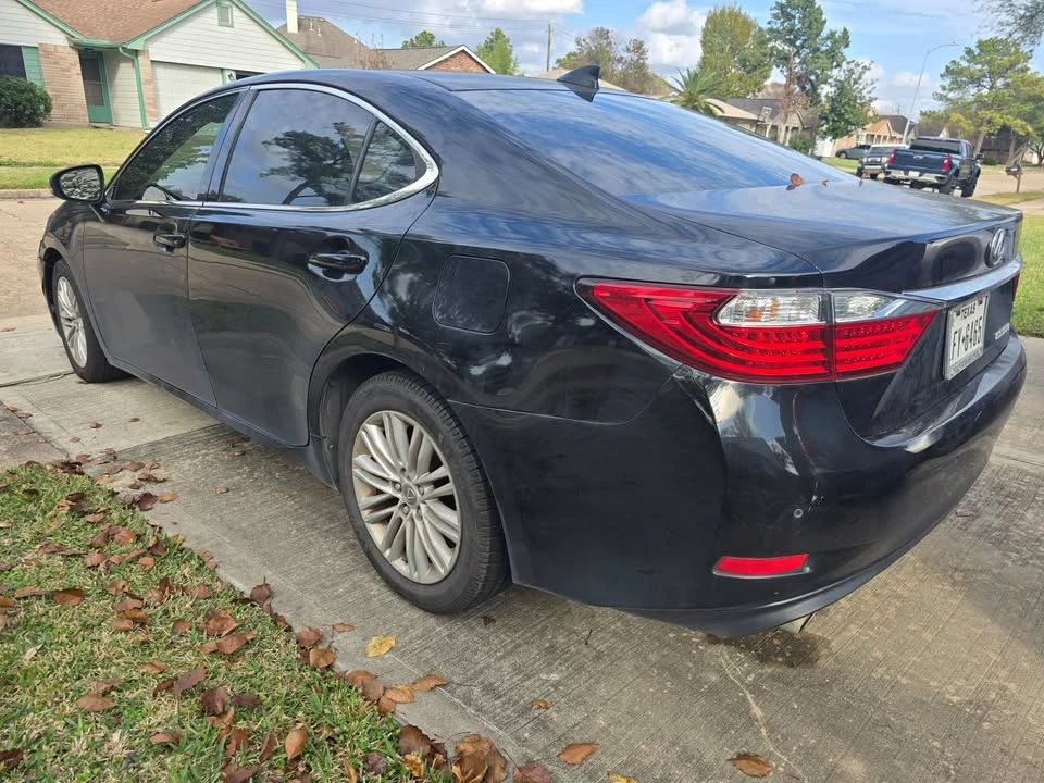 2015 Lexus ES 6th Gen - Image 8 of 8