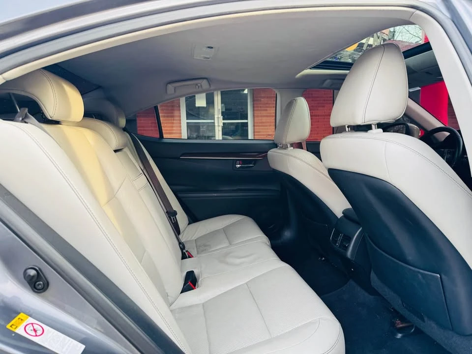 2015 Lexus ES 6th Gen - Image 13 of 15