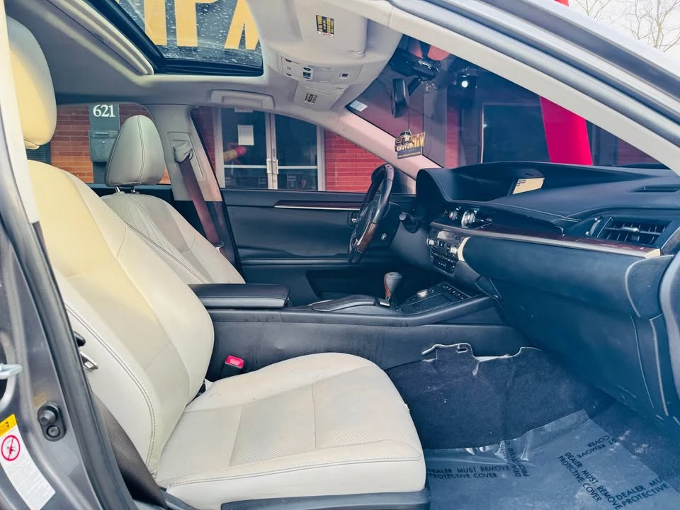 2015 Lexus ES 6th Gen - Image 12 of 15