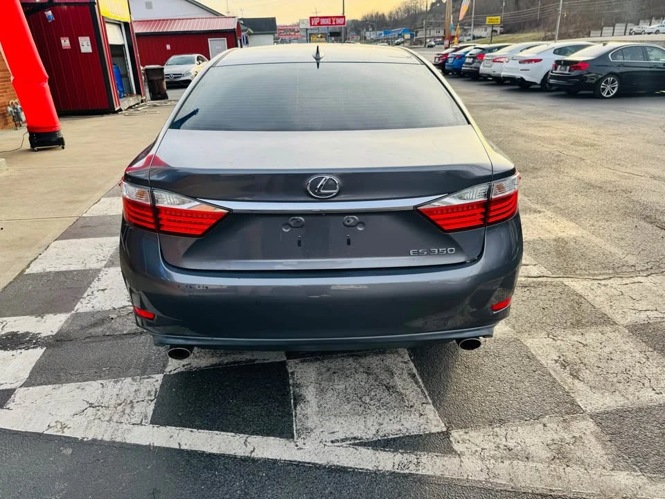 2015 Lexus ES 6th Gen - Image 6 of 15