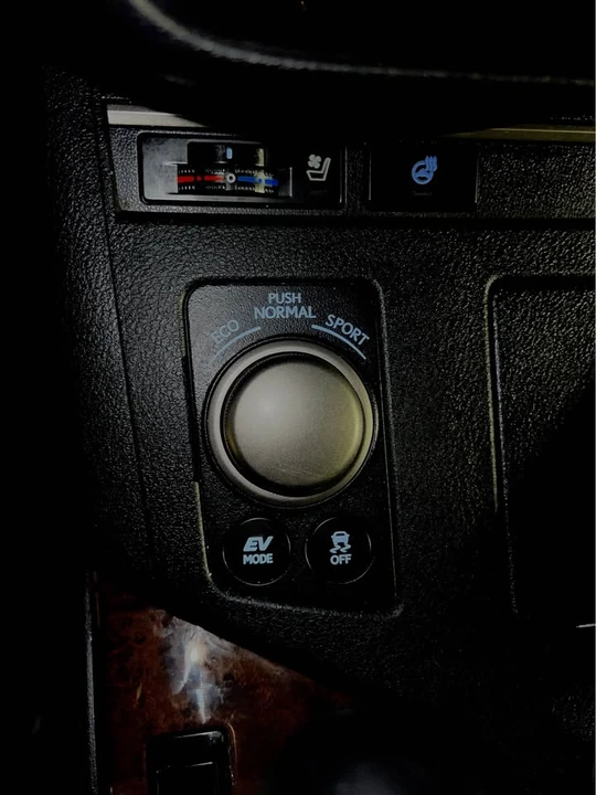 2015 Lexus ES 6th Gen - Image 10 of 20