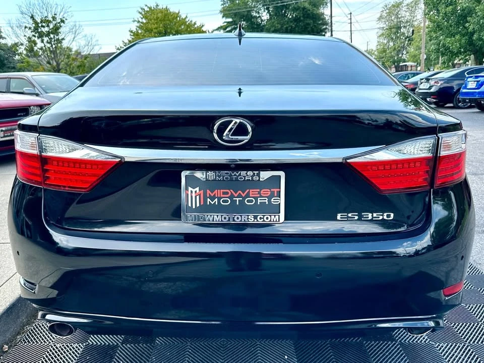 2015 Lexus ES 6th Gen - Image 5 of 18