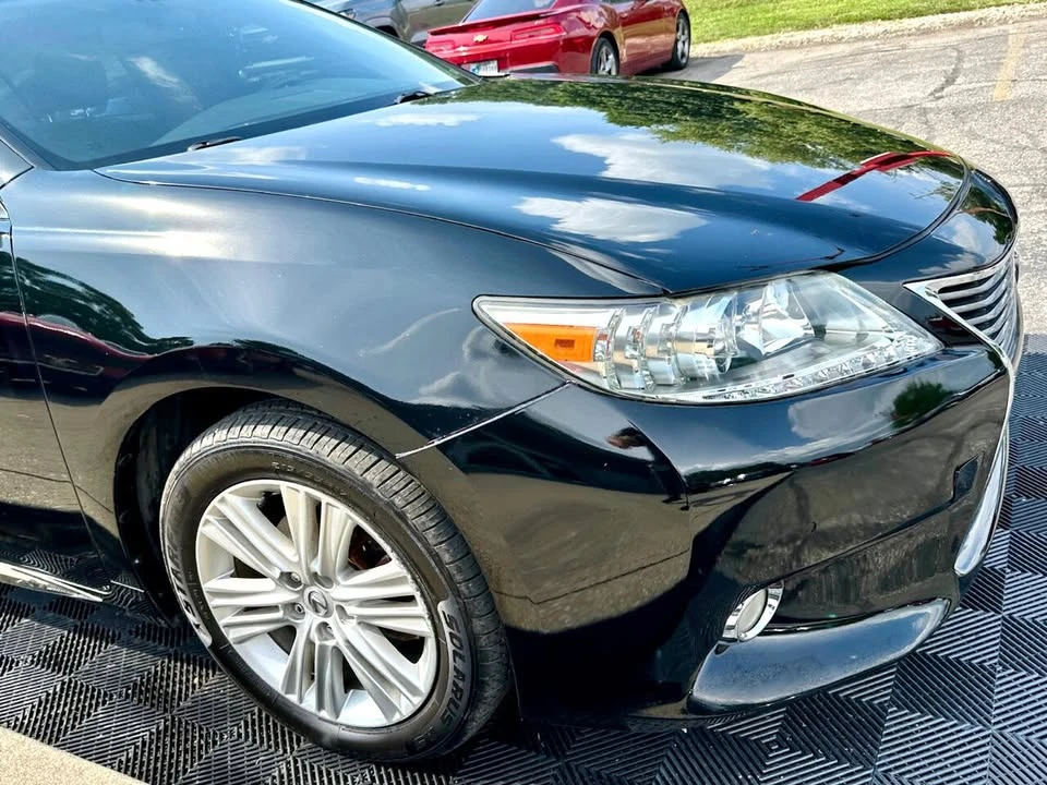2015 Lexus ES 6th Gen - Image 10 of 18