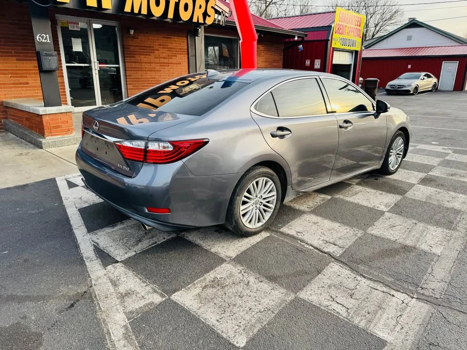 2015 Lexus ES 6th Gen - Image 7 of 15