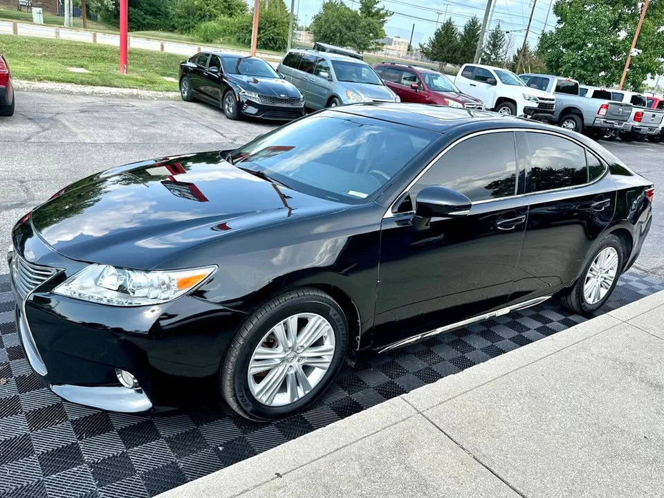 2015 Lexus ES 6th Gen - Image 6 of 18