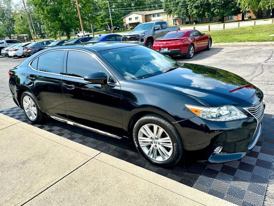 2015 Lexus ES 6th Gen - Image 2 of 18