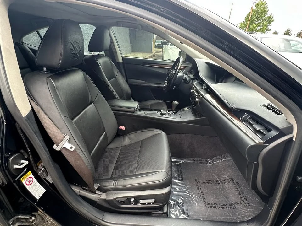 2015 Lexus ES 6th Gen - Image 17 of 18